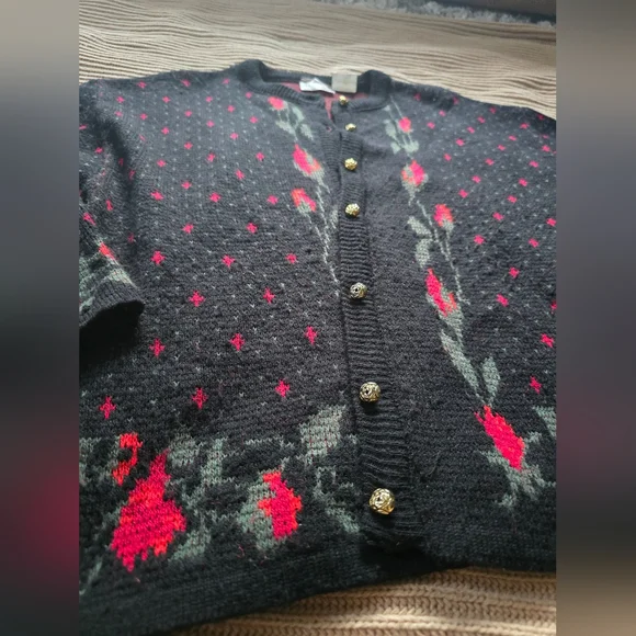 Vintage Floral Cardigan Sweater - Picture 3 of 8